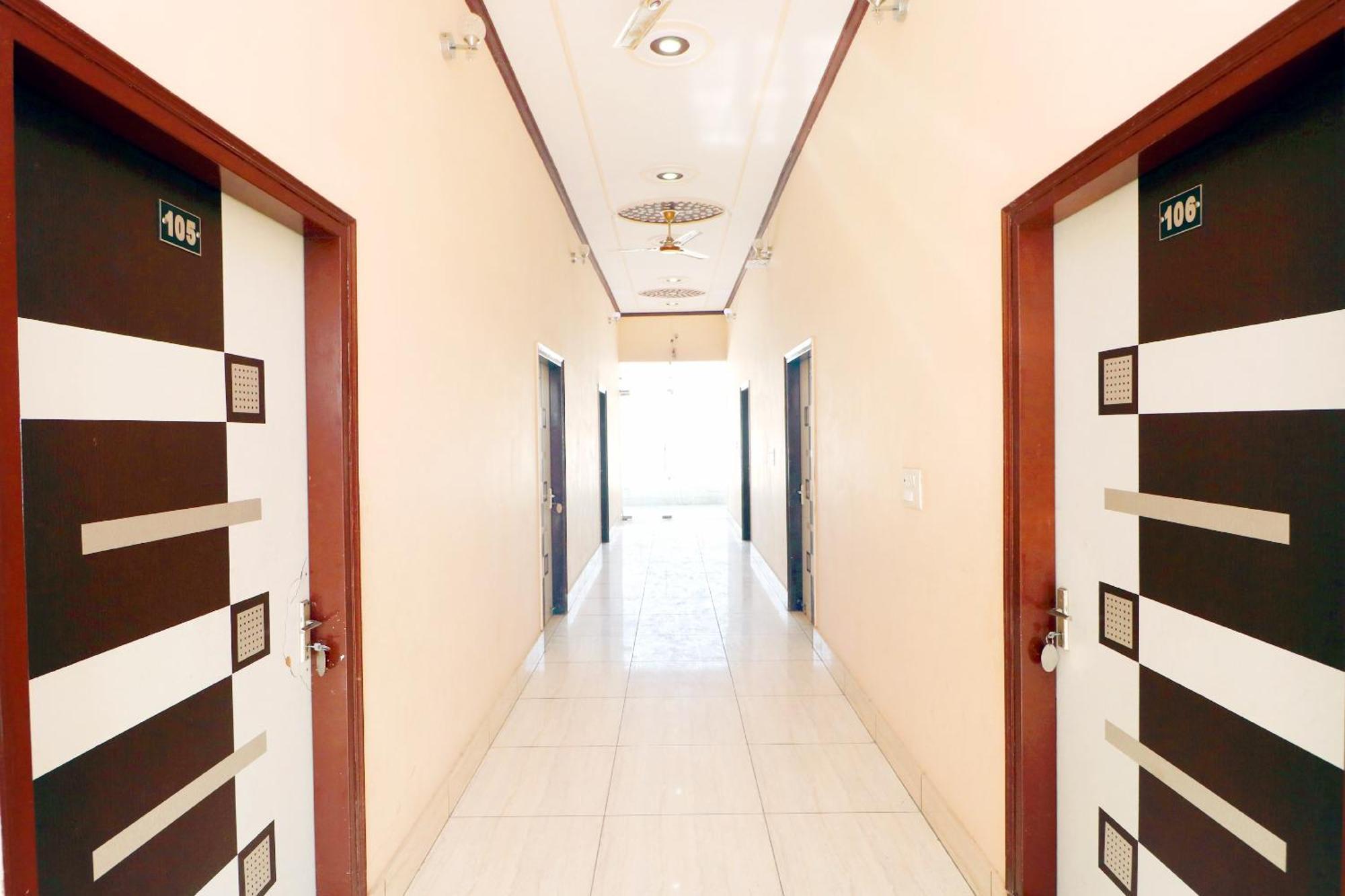 OYO 43293 Hotel Pushp Vatika Bhiwani Exterior foto