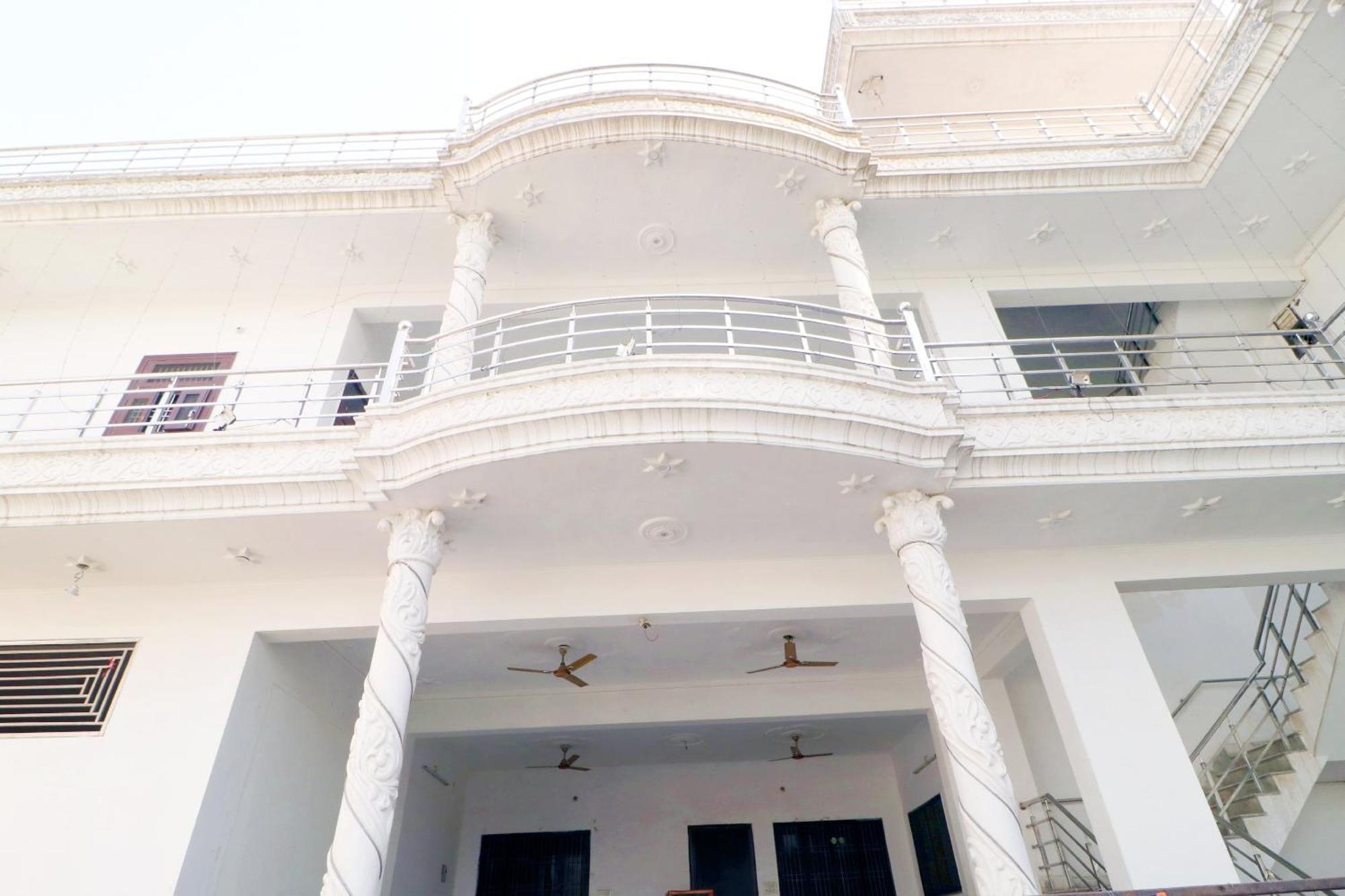 OYO 43293 Hotel Pushp Vatika Bhiwani Exterior foto