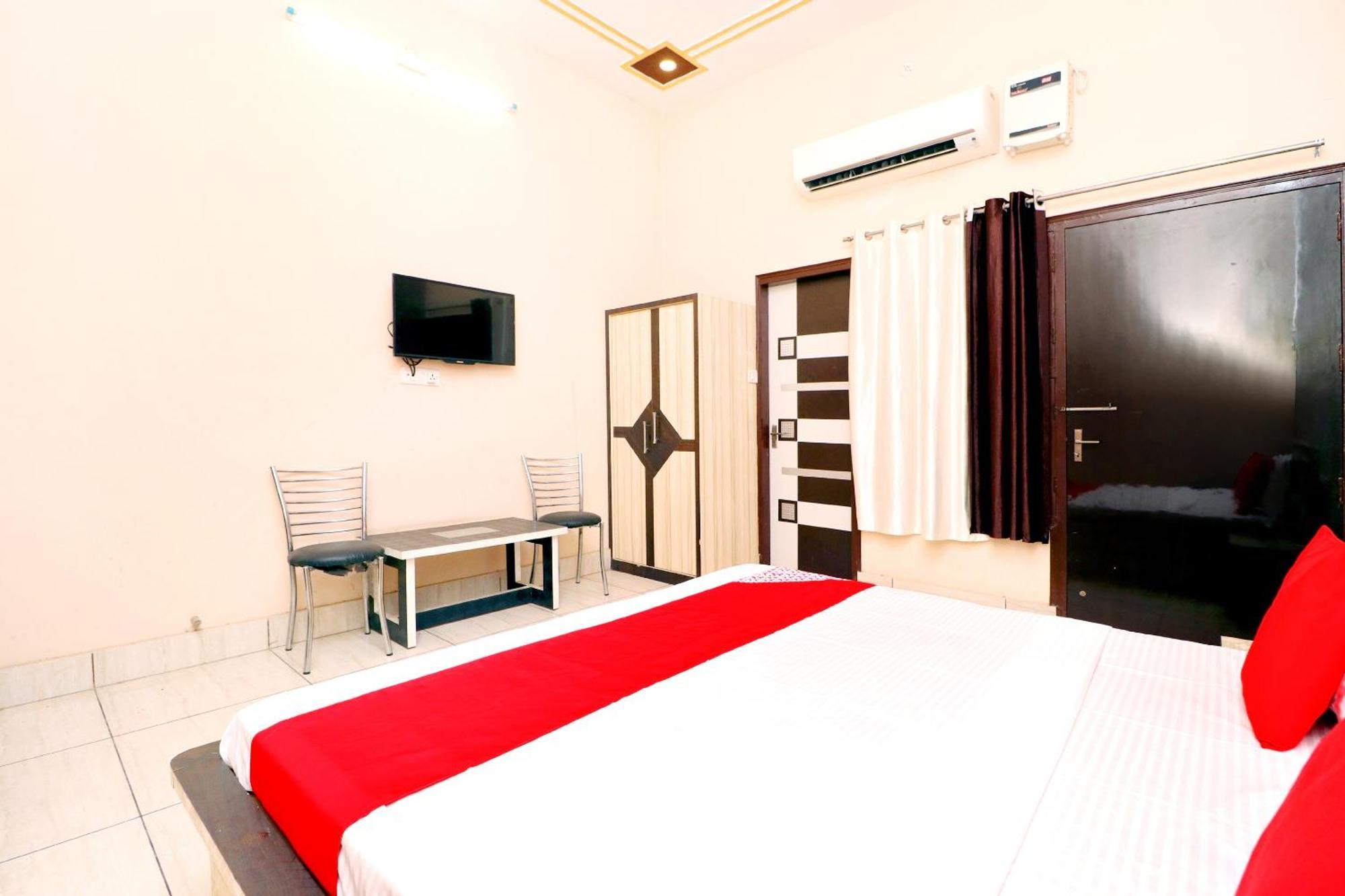 OYO 43293 Hotel Pushp Vatika Bhiwani Exterior foto