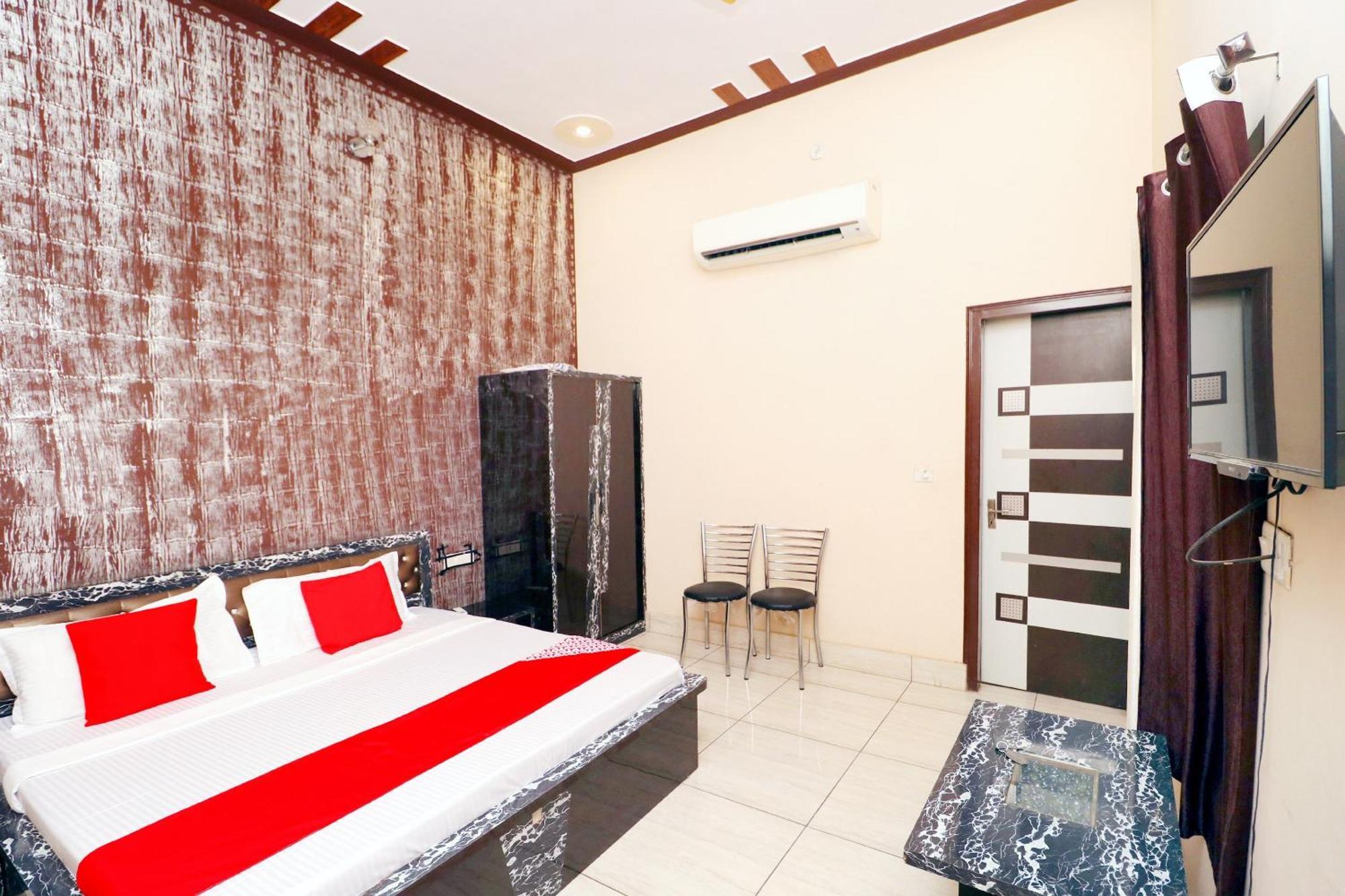 OYO 43293 Hotel Pushp Vatika Bhiwani Exterior foto