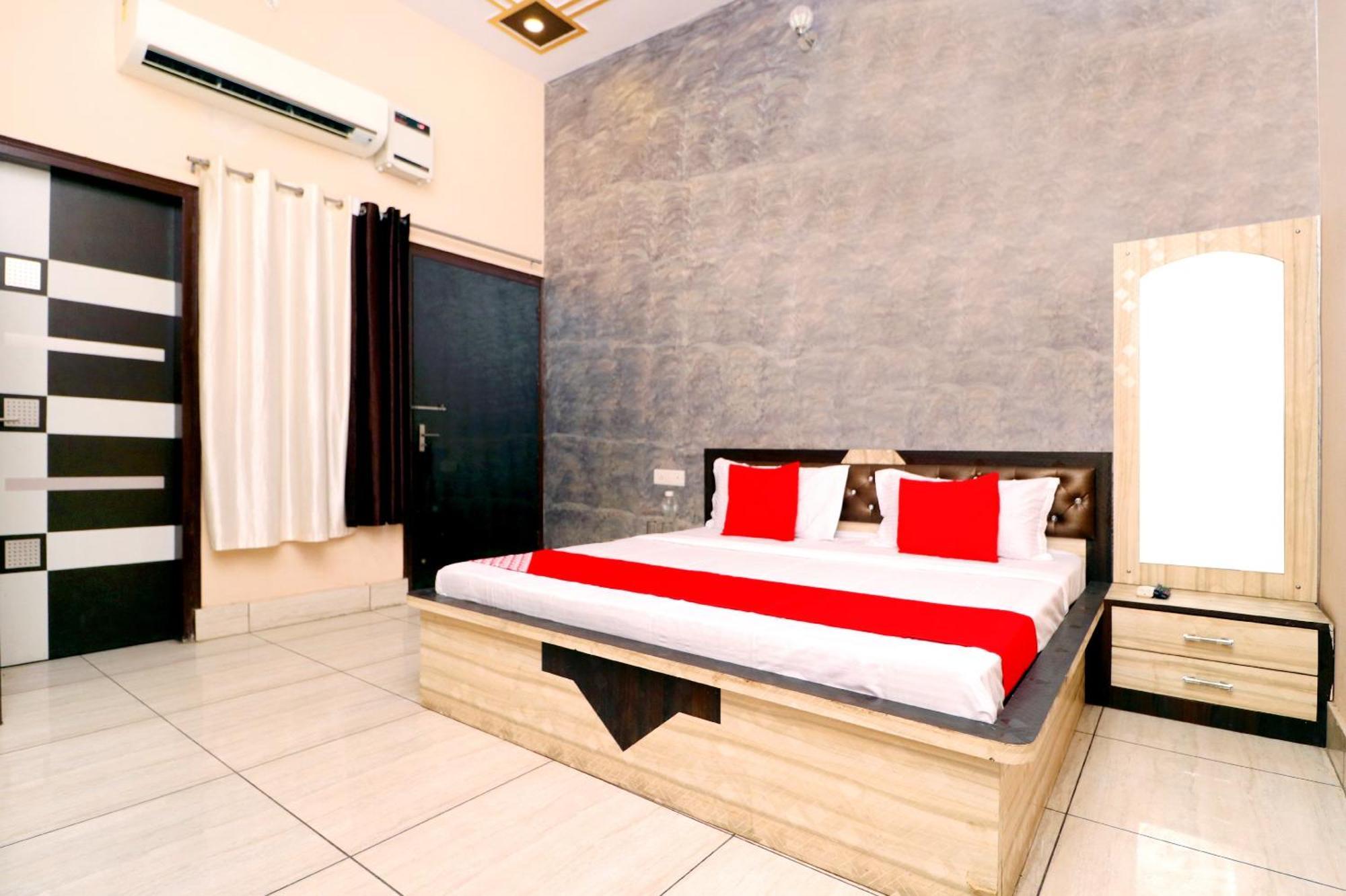 OYO 43293 Hotel Pushp Vatika Bhiwani Exterior foto